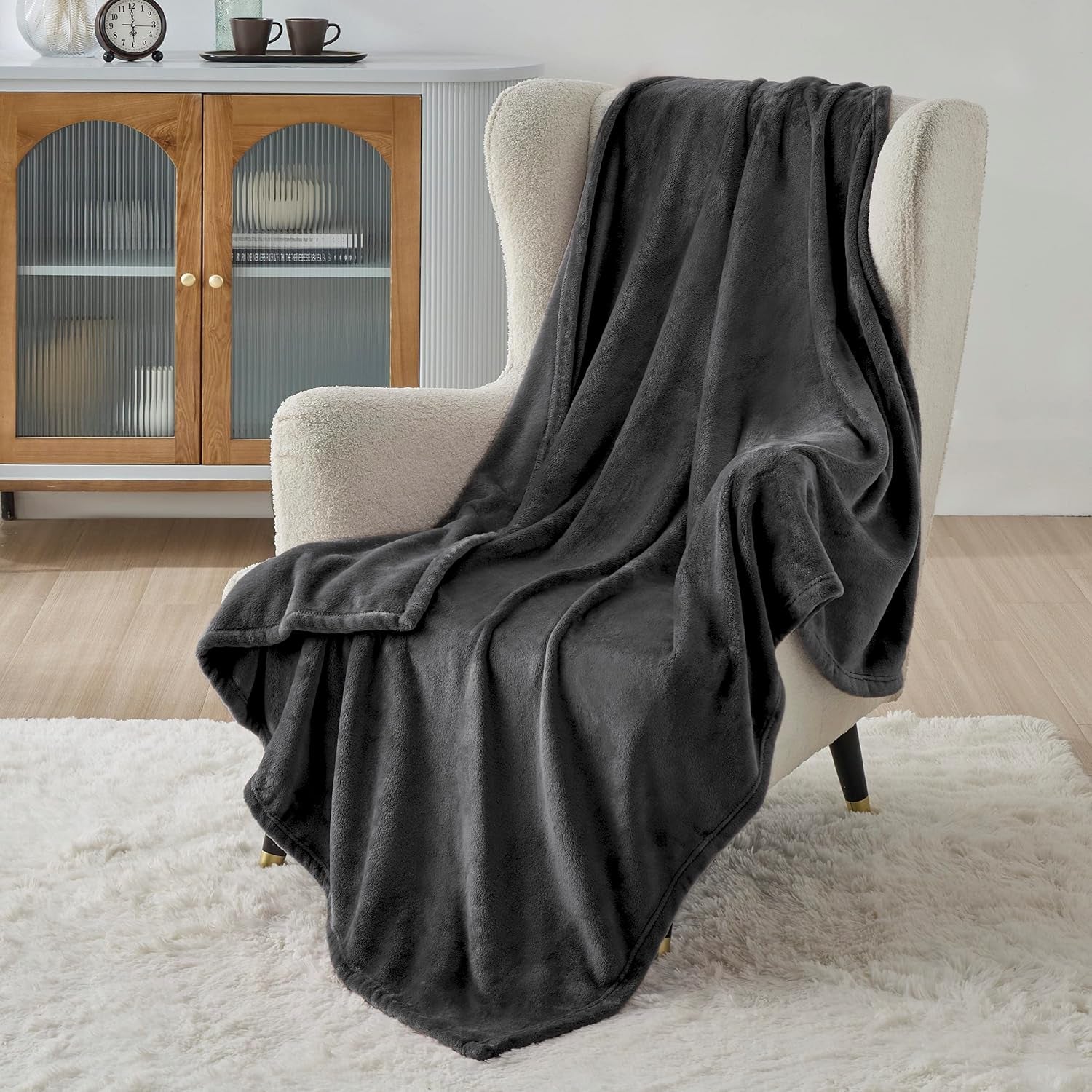 Gentlesoft Brown Fleece Throw Blanket - Ultra-Soft 300GSM Cozy Plush for Couch, Sofa, Bed - Lightweight 50x60 Inches Perfect for Toddlers