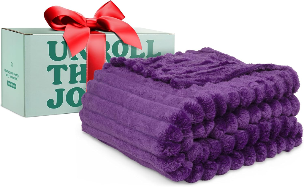 Luxurious Green Plush Throw Blanket – Cozy Soft Throw for Couch, Living Room & Bedroom