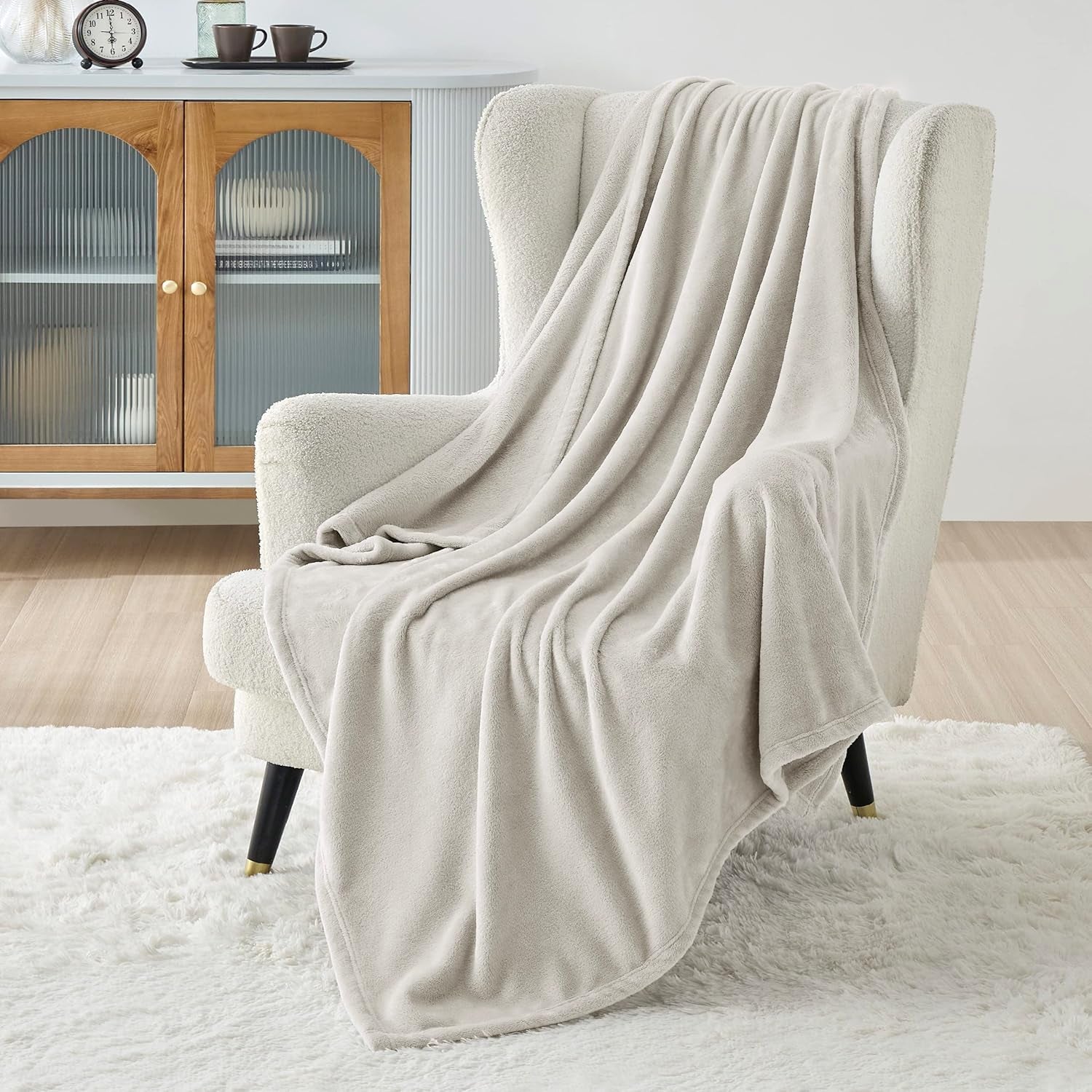 Gentlesoft Brown Fleece Throw Blanket - Ultra-Soft 300GSM Cozy Plush for Couch, Sofa, Bed - Lightweight 50x60 Inches Perfect for Toddlers