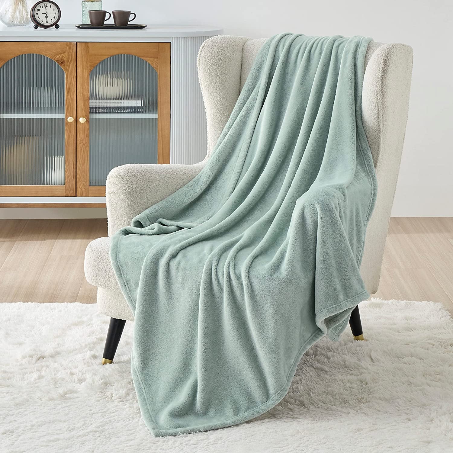 Gentlesoft Brown Fleece Throw Blanket - Ultra-Soft 300GSM Cozy Plush for Couch, Sofa, Bed - Lightweight 50x60 Inches Perfect for Toddlers