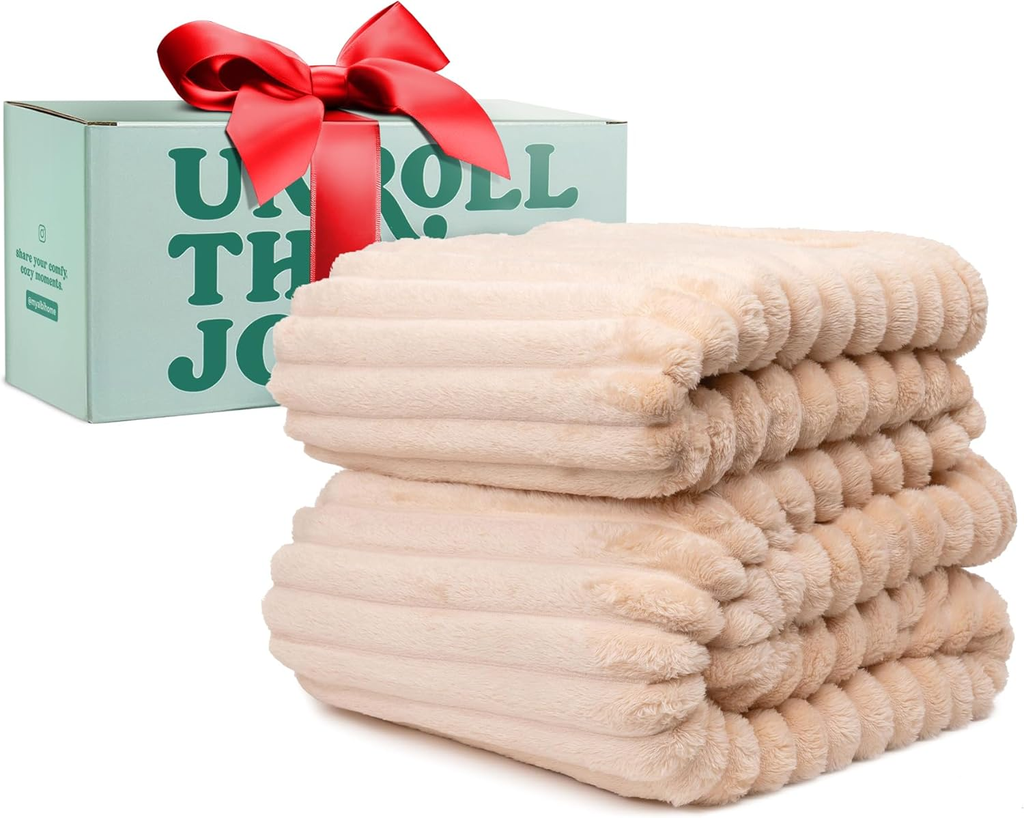 Luxurious Green Plush Throw Blanket – Cozy Soft Throw for Couch, Living Room & Bedroom