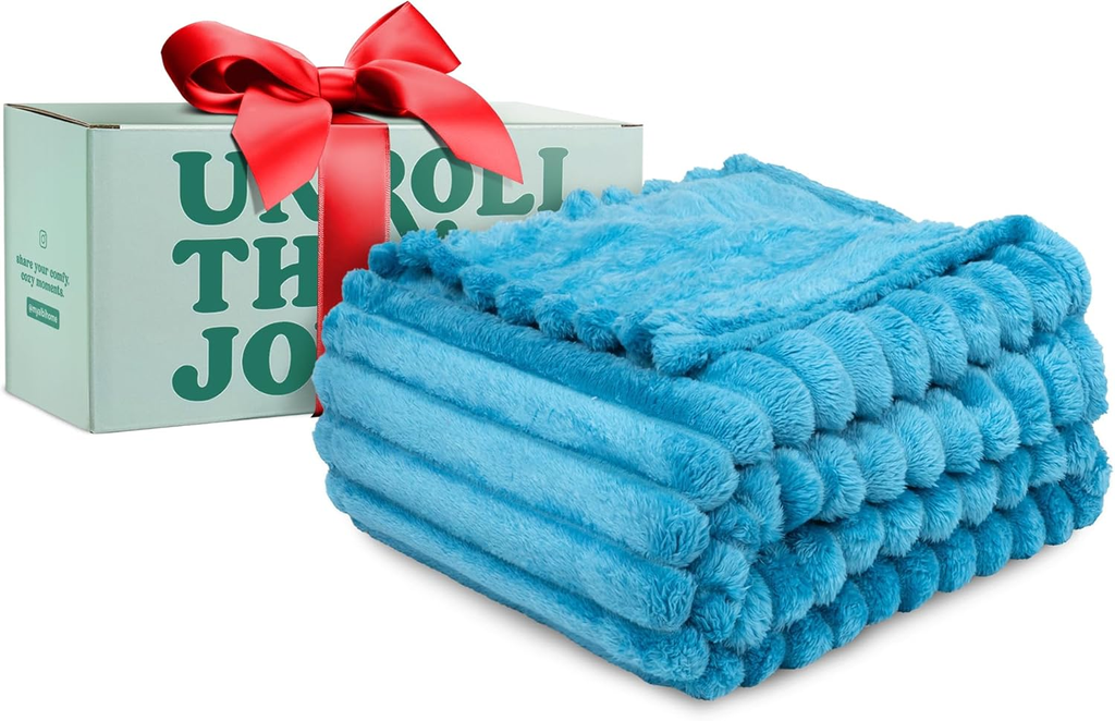 Luxurious Green Plush Throw Blanket – Cozy Soft Throw for Couch, Living Room & Bedroom