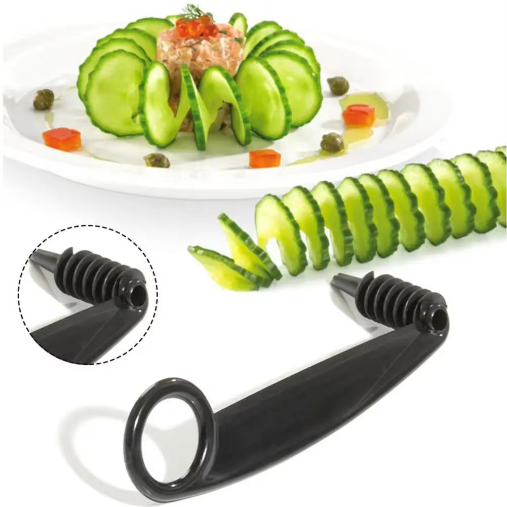 Piranha V-Shaped Serrated Vegetable and Fruit Slicer with Non-Slip Handle - Perfect for Salads and Decorative Cutting!