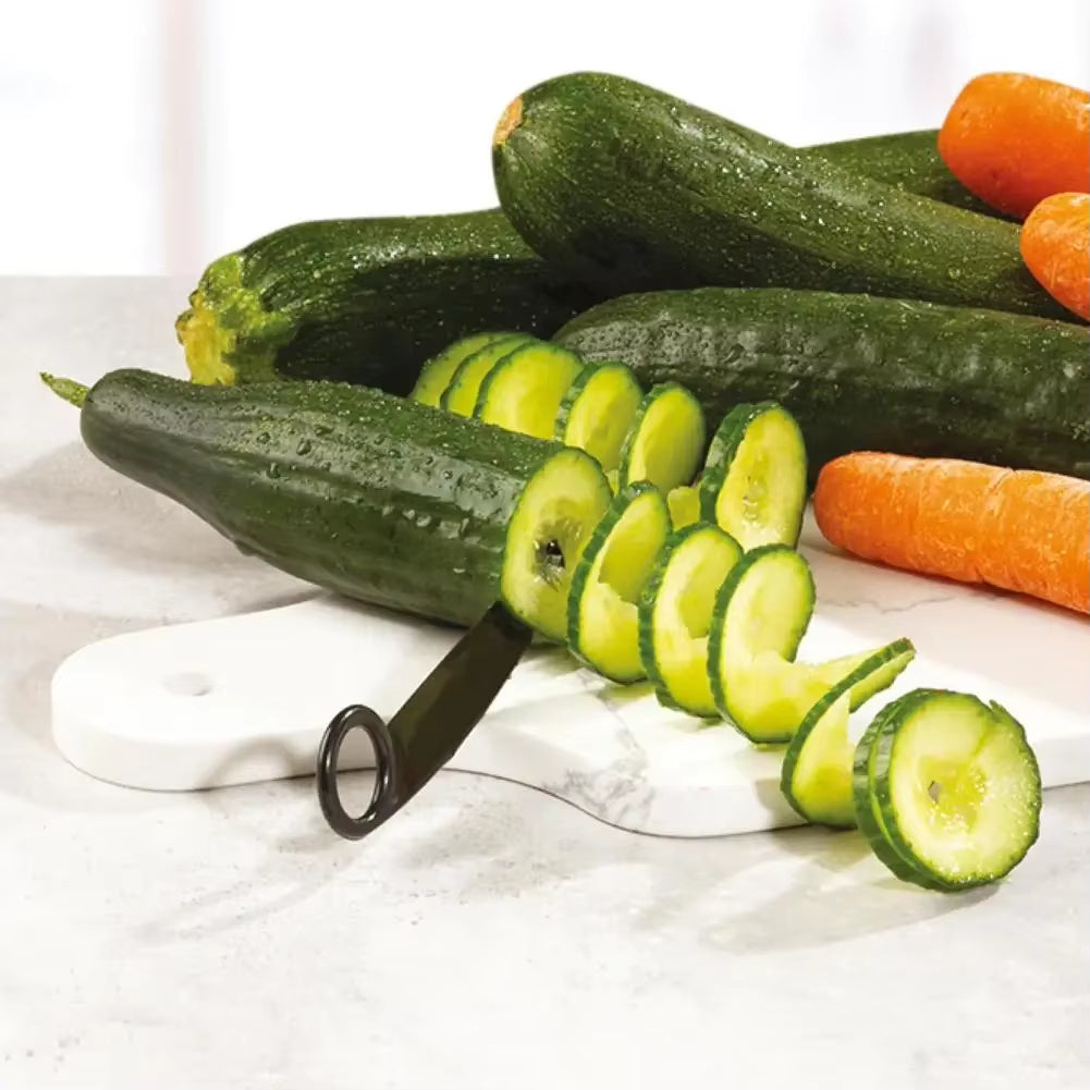 Piranha V-Shaped Serrated Vegetable and Fruit Slicer with Non-Slip Handle - Perfect for Salads and Decorative Cutting!