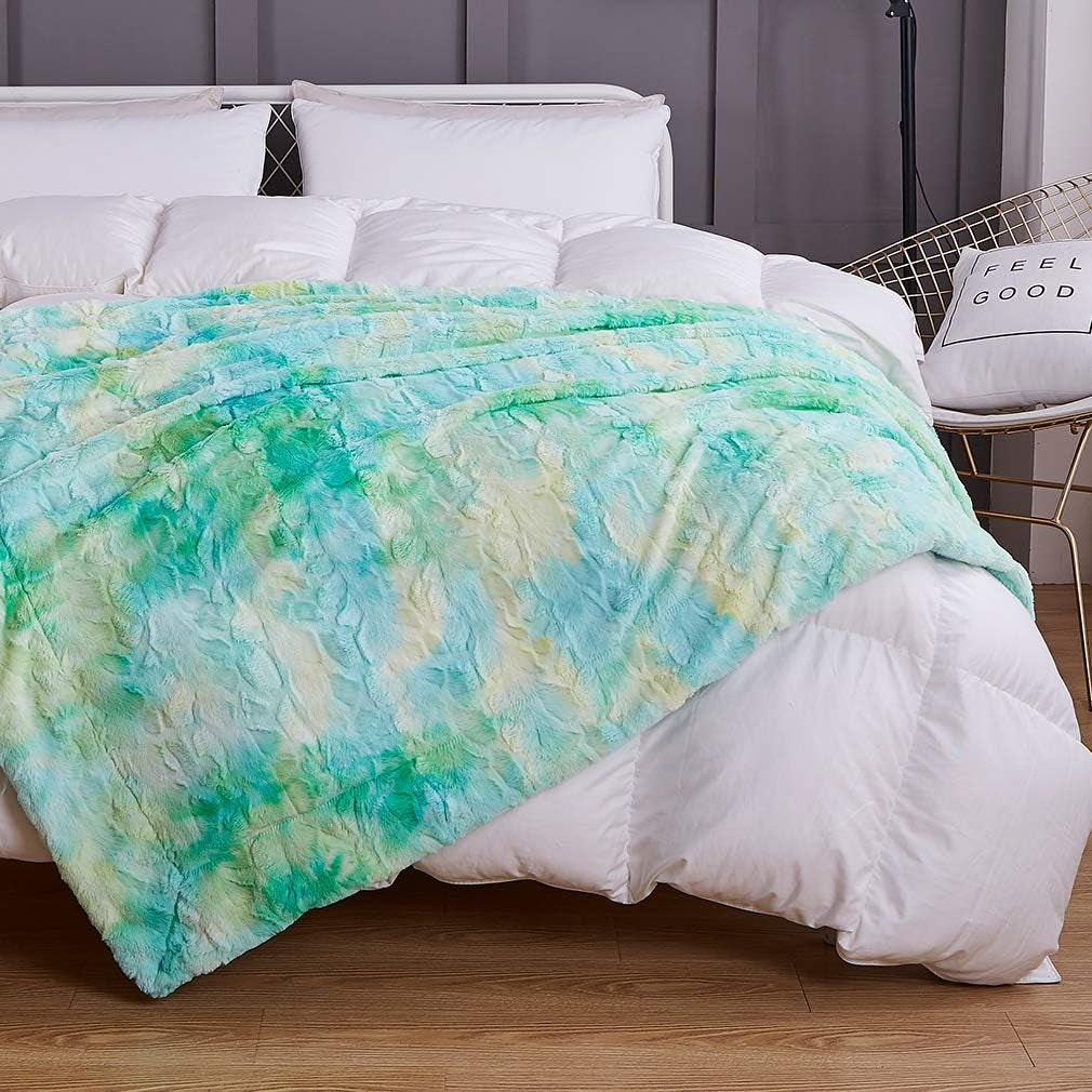 Luxurious Rose Pink Faux Fur Throw Blanket - Super Soft, Cozy & Lightweight Sherpa for Bed & Couch (50"X65")