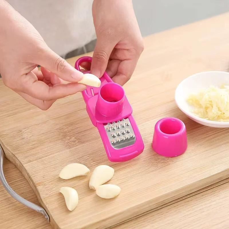 Mini Garlic Grinder - Creative Manual Press for Effortless Garlic Mashing - Essential Kitchen Gadget!