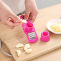 Mini Garlic Grinder - Creative Manual Press for Effortless Garlic Mashing - Essential Kitchen Gadget!