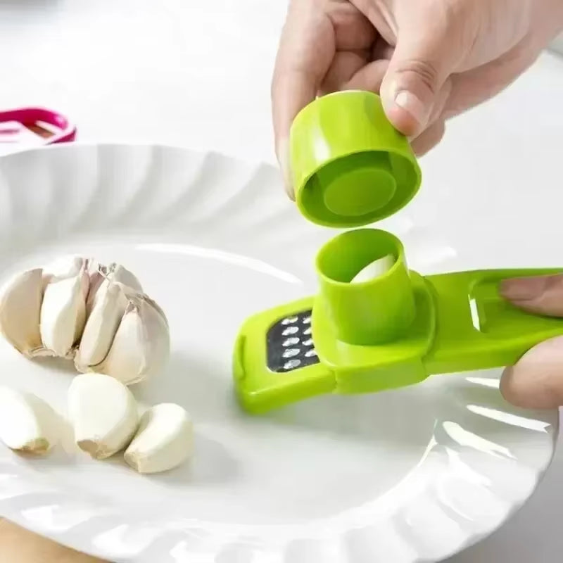 Mini Garlic Grinder - Creative Manual Press for Effortless Garlic Mashing - Essential Kitchen Gadget!