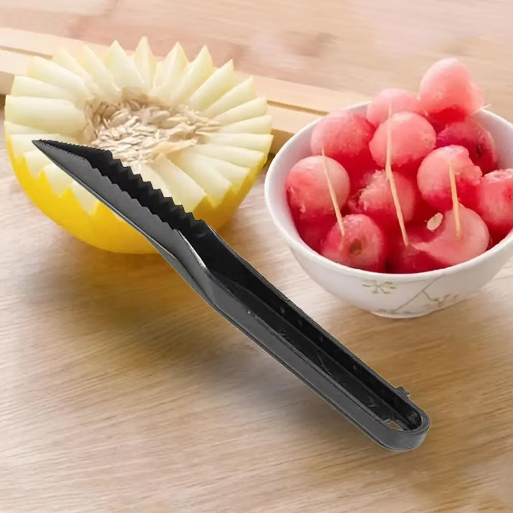 Piranha V-Shaped Serrated Vegetable and Fruit Slicer with Non-Slip Handle - Perfect for Salads and Decorative Cutting!